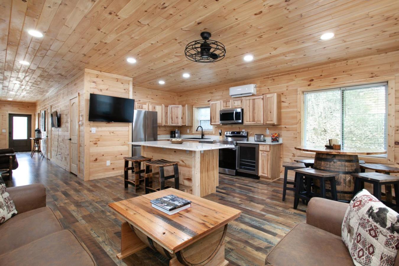 Whiskey Barrel W Hot Tub Arcade Game Fire Pit Villa Sevierville Buitenkant foto