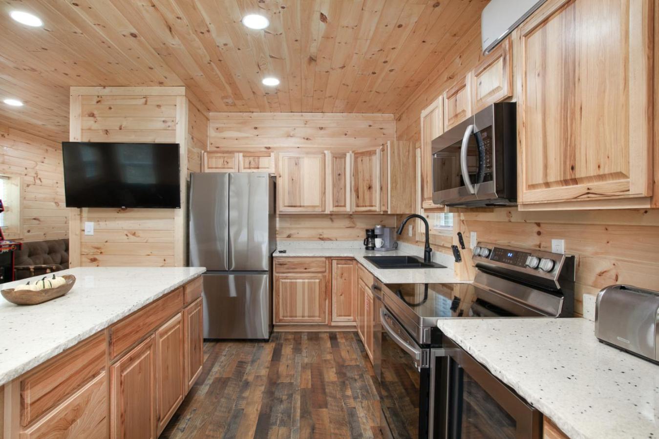Whiskey Barrel W Hot Tub Arcade Game Fire Pit Villa Sevierville Buitenkant foto