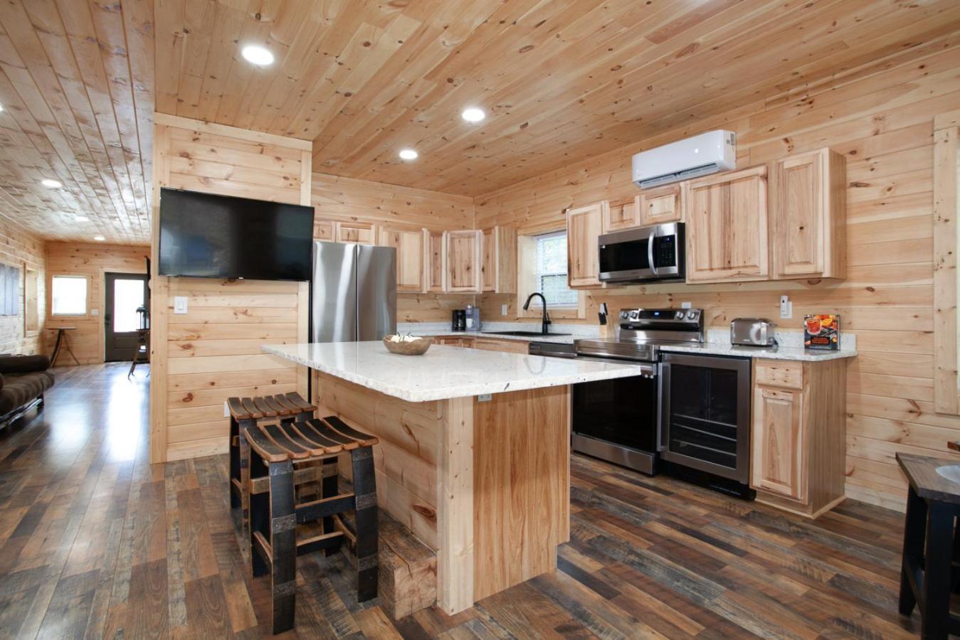 Whiskey Barrel W Hot Tub Arcade Game Fire Pit Villa Sevierville Buitenkant foto